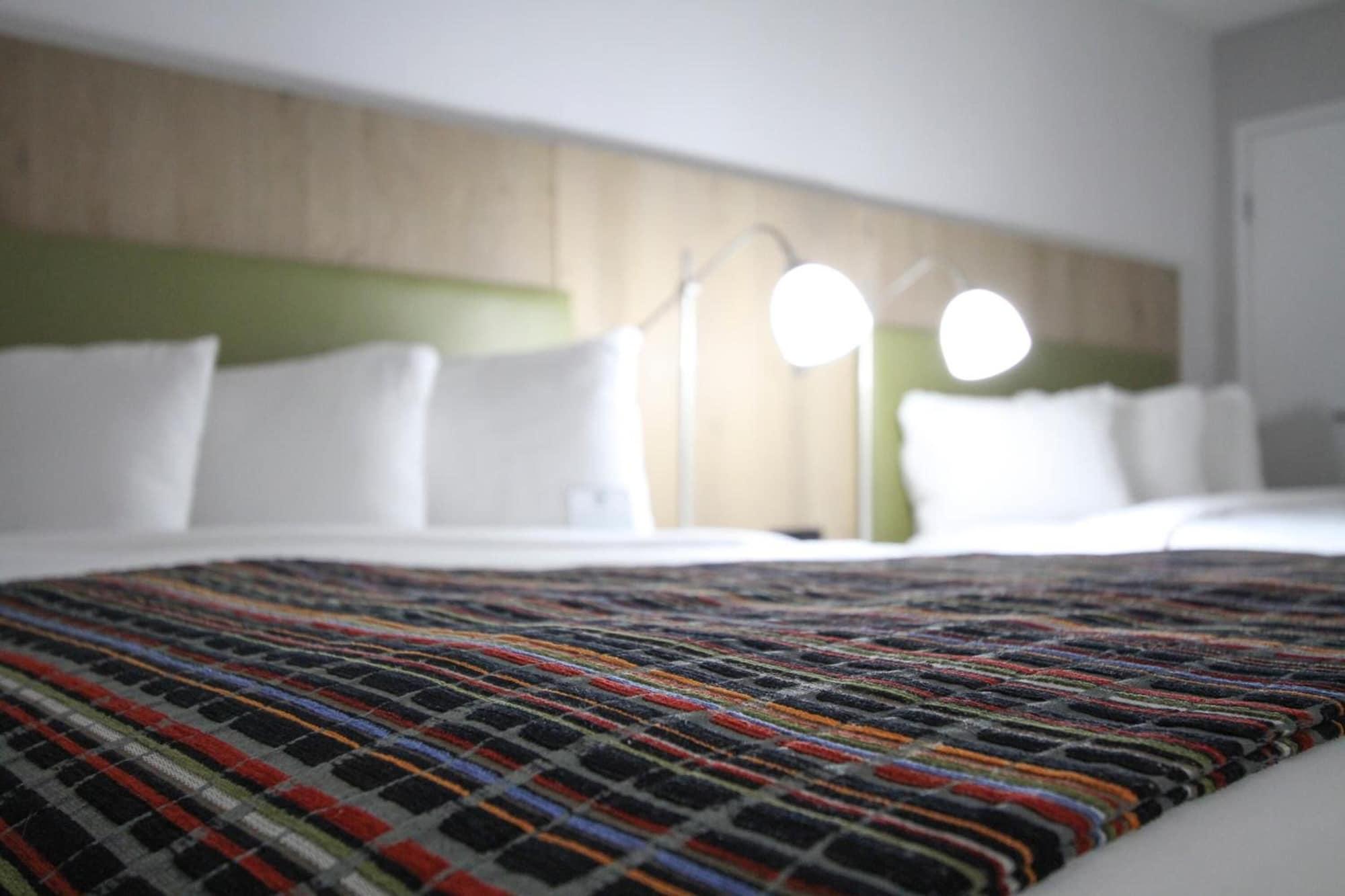 Greentree Inn & Suites Phoenix Sky Harbor Esterno foto