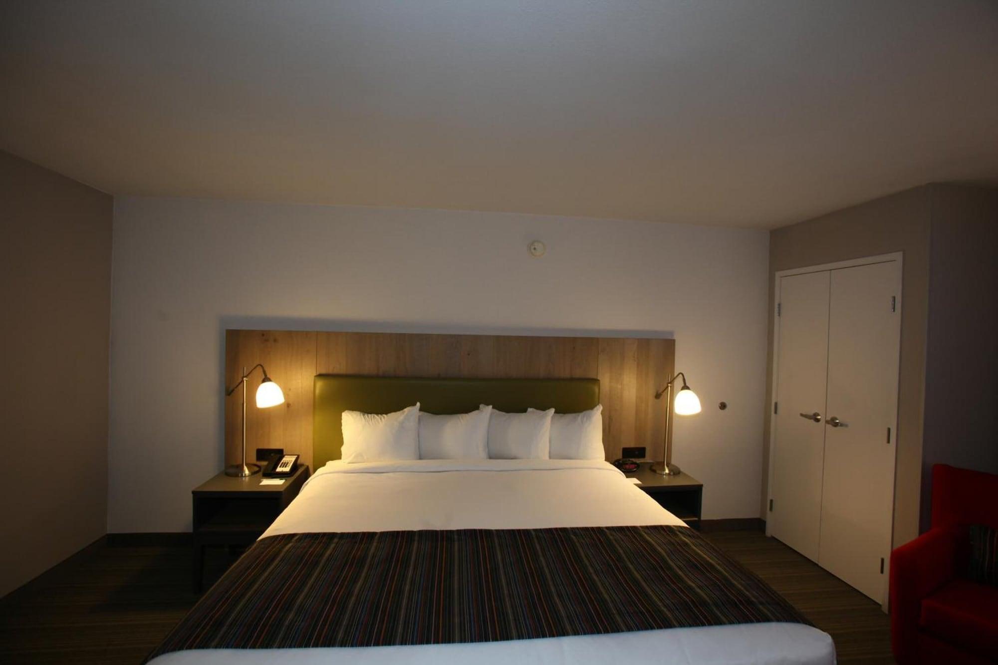 Greentree Inn & Suites Phoenix Sky Harbor Esterno foto