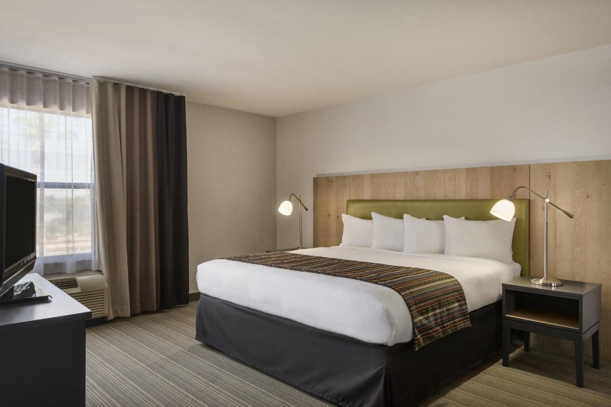 Greentree Inn & Suites Phoenix Sky Harbor Esterno foto