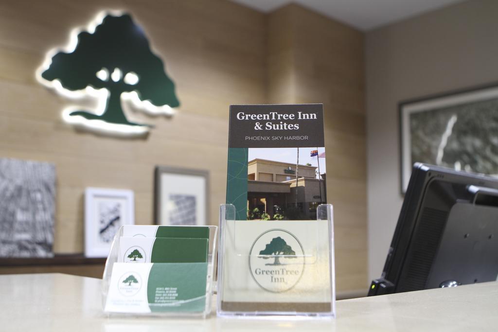 Greentree Inn & Suites Phoenix Sky Harbor Esterno foto