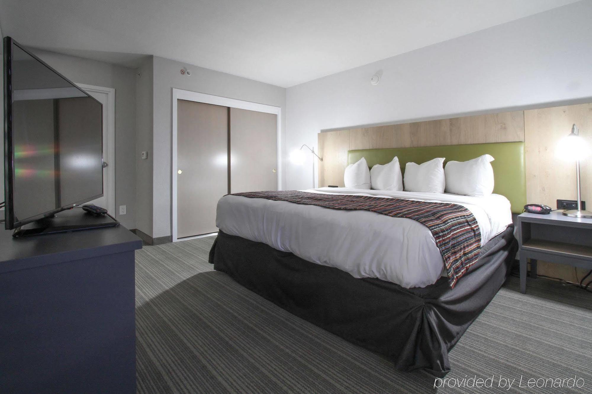 Greentree Inn & Suites Phoenix Sky Harbor Esterno foto
