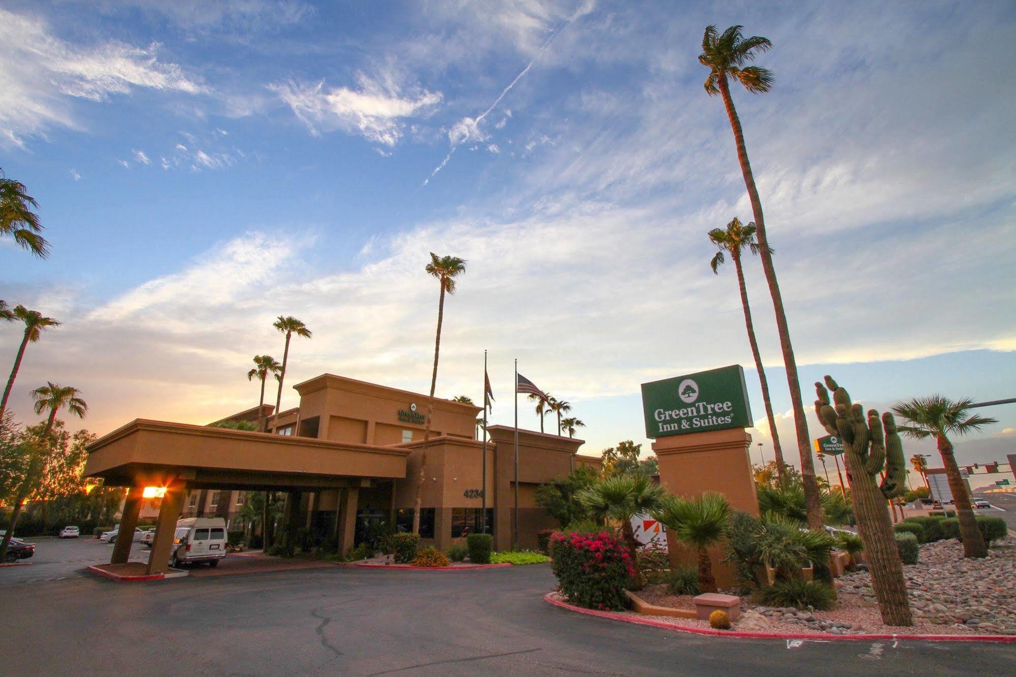 Greentree Inn & Suites Phoenix Sky Harbor Esterno foto