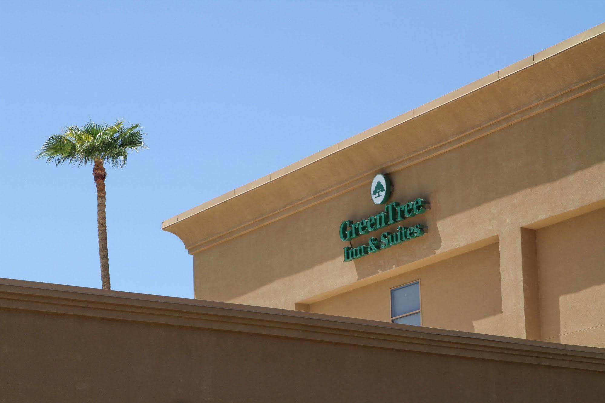 Greentree Inn & Suites Phoenix Sky Harbor Esterno foto