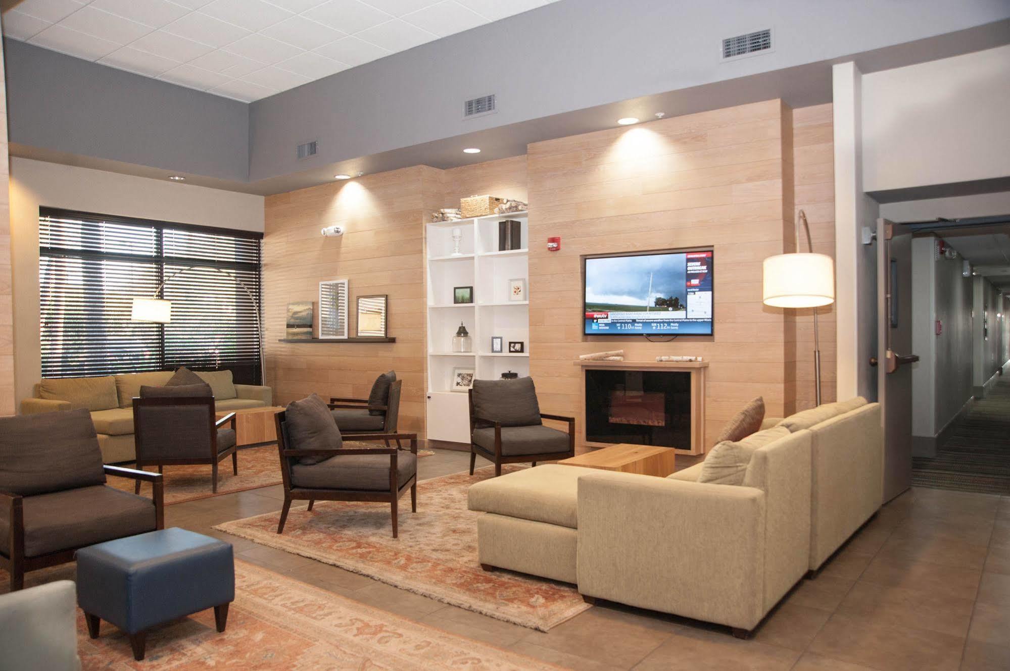 Greentree Inn & Suites Phoenix Sky Harbor Esterno foto